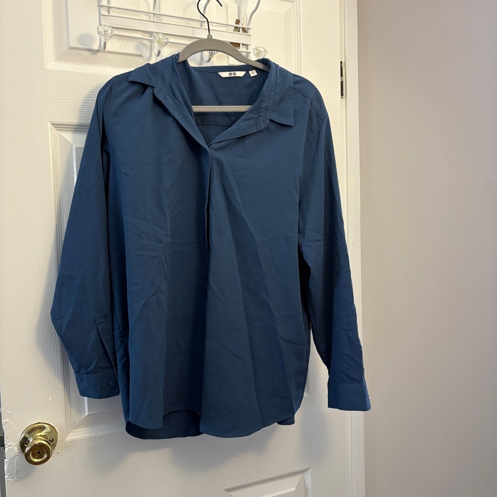 Uniqlo Womens’s Teal Blue Button-Down Shirt